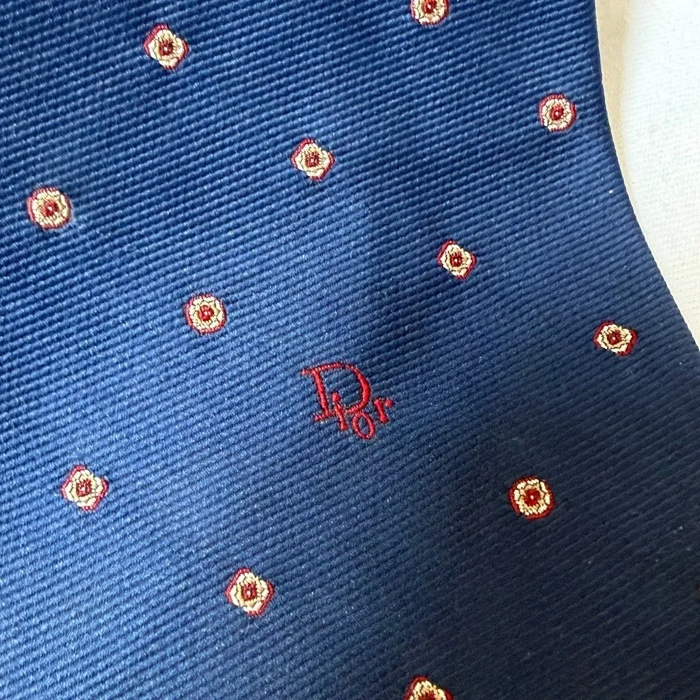 Vintage Christian Dior Dark Blue Tie with Subtle Pattern Lux 100% Silk Logo